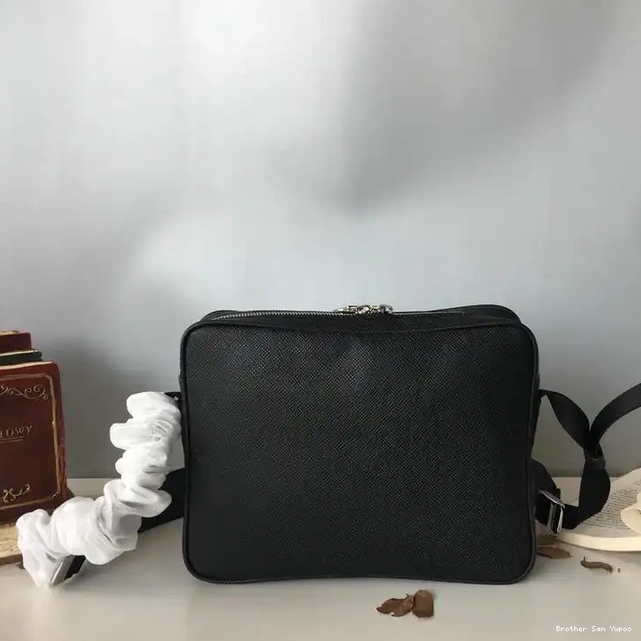 Brother Sam Yupoo 19T1L0081 Bags LV 0327